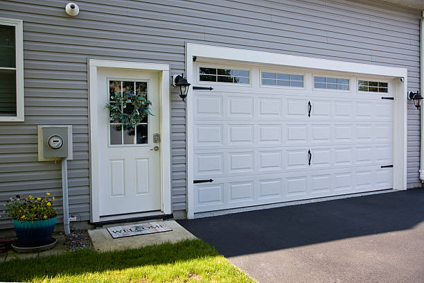 24/7 Emergency Garage Door Panel Replacement experts in Trappe, PA